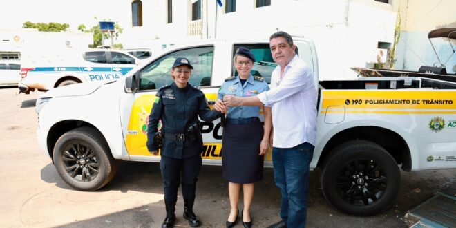 Em Sena Madureira, Detran entrega nova viatura e equipamentos ao Policiamento de Trânsito