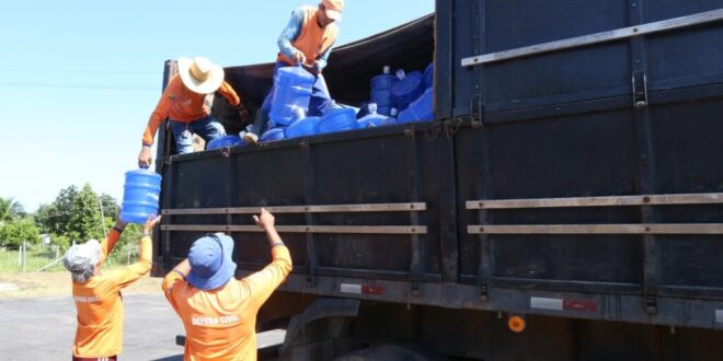 Seca extrema: governo entrega água potável para famílias atingidas pela estiagem em Cruzeiro do Sul