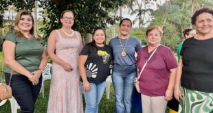 Vice-governadora Mailza Assis entrega kits de vestuário social e reforça a importância do Outubro Rosa