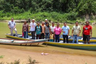 Gonzaga entrega embarcações que vão atender associação de mulheres e ribeirinhos de comunidades isoladas em Cruzeiro do Sul