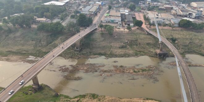 Operação de limpeza do Rio Acre em Rio Branco retira 600 toneladas de entulhos e 800 pneus