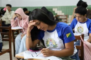 Educação realiza dia D do Simula Enem na Escola Tancredo Neves