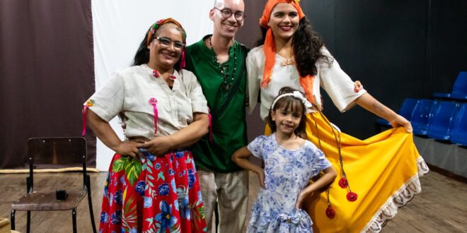 Memória e emoção marcam estreia da peça Vozes do Interior em Rio Branco