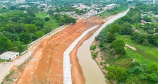 Deracre avança com obras de concretagem da Orla do Rio Acre em Brasileia
