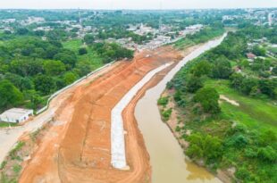 Deracre avança com obras de concretagem da Orla do Rio Acre em Brasileia