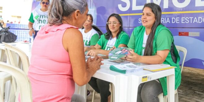 Ônibus Lilás da Semulher realiza atendimentos em Cruzeiro do Sul