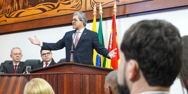 Durante solenidade, Edvaldo Magalhães defende avanços para os integrantes da Polícia Civil