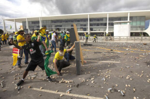 Aceitem minha democracia aí, pô!