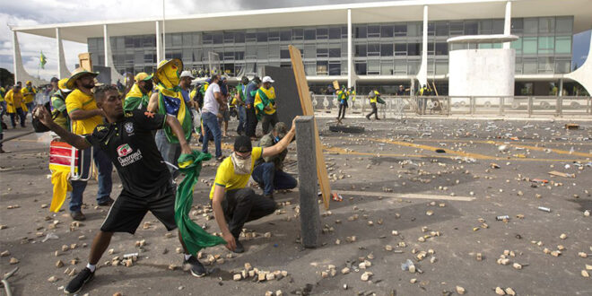 Aceitem minha democracia aí, pô!