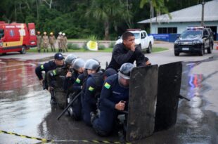 Profissionais de segurança pública do Acre participam de simulado de gerenciamento de crise em sistemas penitenciários