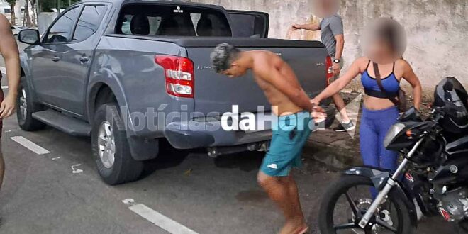 DHPP prende homem acusado de assassinar rival enquanto descansava em rede na varanda de casa