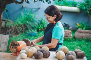 Artesã do Acre é selecionada para compor catálogo de artesanato internacional