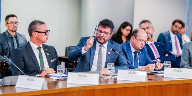 Gladson defende amplo debate sobre PEC da Segurança Púbica