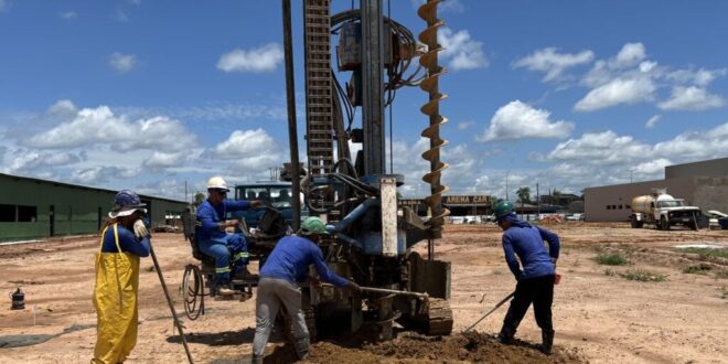 Obra da nova maternidade avança com o início das escavações das estacas