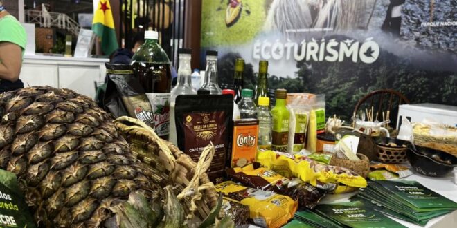 Abacaxi gigante de Tarauacá e farofa de pirarucu com castanha e banana comprida ganham destaque na Festuris