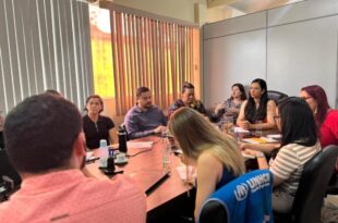 Assistência Social e Direitos Humanos discutem melhorias para migrantes e refugiados no estado