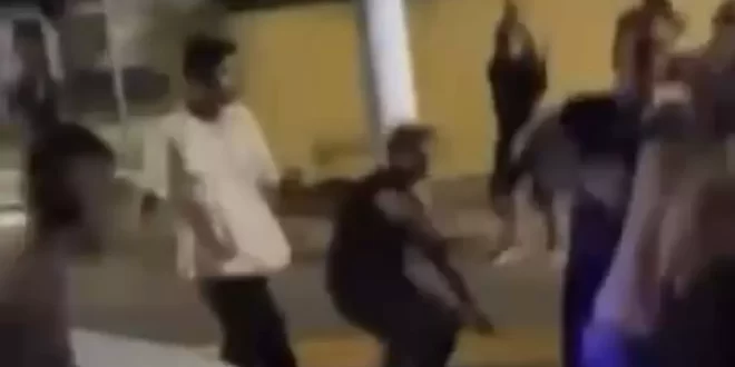 Briga entre jovens em frente a boate em Rio Branco viraliza nas redes sociais