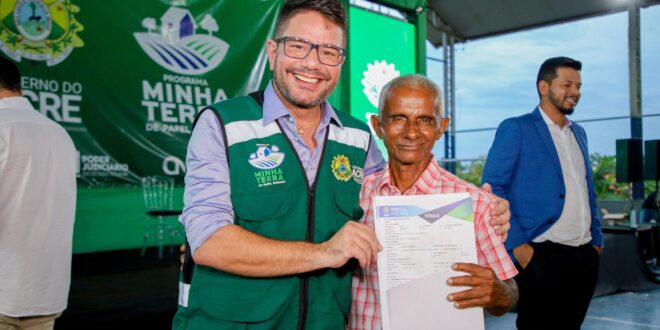 Governo entrega 485 títulos definitivos