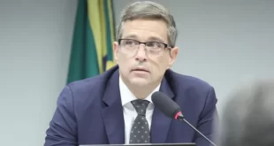 Em ação popular, Boulos pede à Justiça suspensão de poderes de Campos Neto no BC