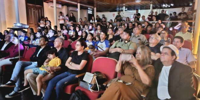 Curtas-metragens de diretores acreanos estreiam no Teatro Hélio Melo