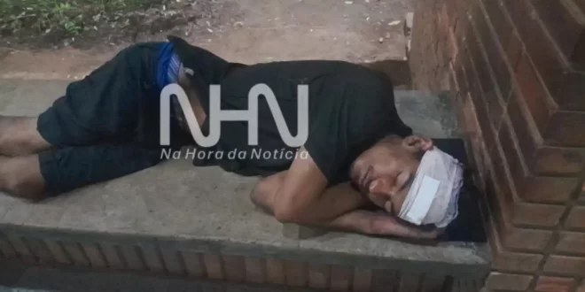 Anda sobre telhado de escola e apanha de vigilante