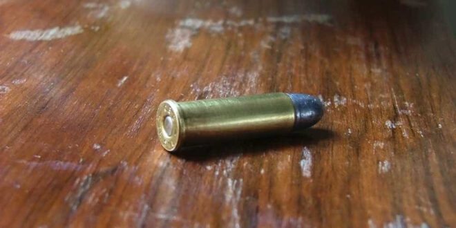 Menino é baleado na perna no RJ, e pai diz que ele pode sofrer amputação