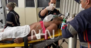 Monitorado por tornozeleira chega atirando em distribuidora e quase é morto a tiros