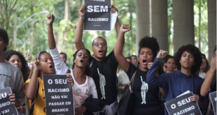 'Existe uma falha no ensino jurídico', diz professor sobre racismo na PUC