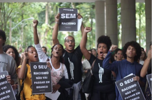 'Existe uma falha no ensino jurídico', diz professor sobre racismo na PUC