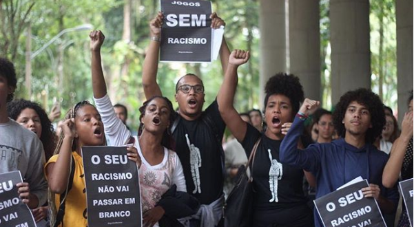 'Existe uma falha no ensino jurídico', diz professor sobre racismo na PUC