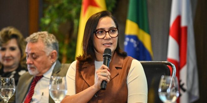 Mailza Assis participa de evento sobre saneamento básico na Amazônia