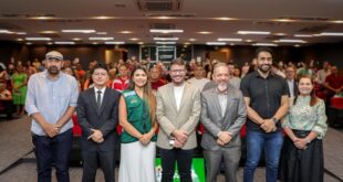Governo do Acre entrega títulos definitivos a entidades religiosas em Rio Branco