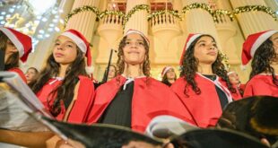 Cantata de Natal emociona centenas de pessoas
