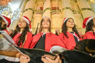 Cantata de Natal emociona centenas de pessoas