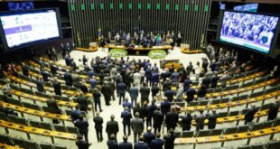 Onze deputados do PL votam a favor do ajuste fiscal de Lula
