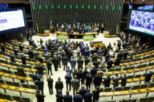 Onze deputados do PL votam a favor do ajuste fiscal de Lula