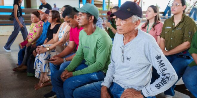 Moradores da Floresta Estadual do Antimary recebem kits de casa de farinha e equipamentos agrícolas