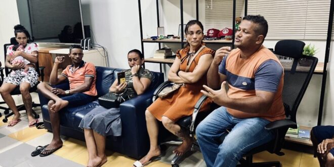 Em busca de solução: Governo e Prefeitura se reúnem com famílias acampadas na Aleac