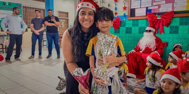 Governo conclui entrega de brinquedos da campanha Natal Compartilhando Esperança em 14 escolas de Rio Branco