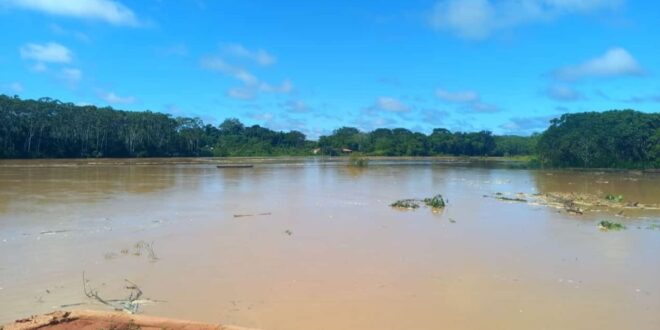 Chuva de 95 mm eleva nível do rio Acre em Assis Brasil