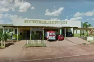 Idosa morre e jovem fica gravemente ferido em acidente envolvendo moto e ônibus escolar