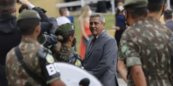 Prisão de Braga Netto diferencia golpistas e legalistas, avalia cúpula das Forças Armadas