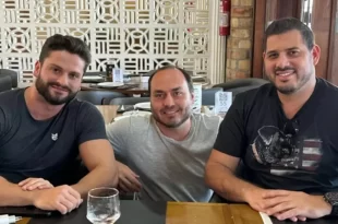 Empresa de primo de Allan dos Santos é a maior fornecedora da campanha de Carluxo
