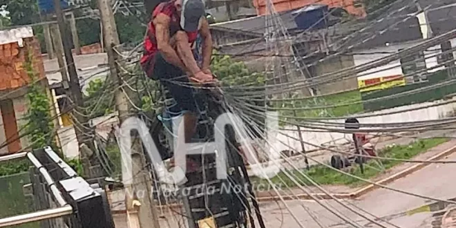 Moradores em situação de rua furtam fios em via pública