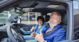 BYD produzirá no Brasil seu primeiro motor a eletricidade, gasolina e etanol