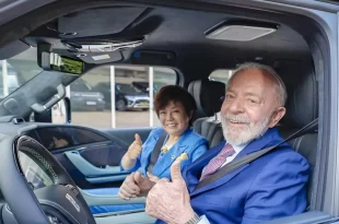BYD produzirá no Brasil seu primeiro motor a eletricidade, gasolina e etanol