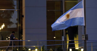 Argentina anuncia reforma migratória que pode afetar brasileiros no país