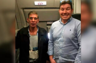 Bizarro: homem pede 'selfie' com sequestrador de seu voo