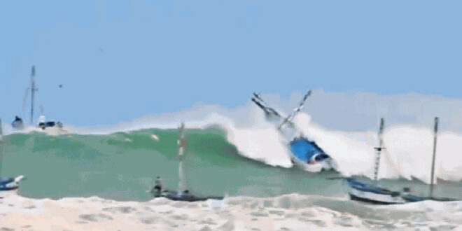 Ondas gigantes matam 1 no Equador e fecham 90 portos