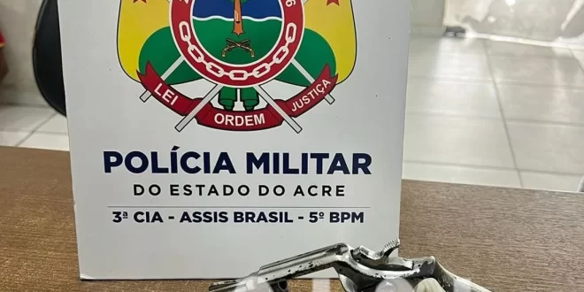 Homem é preso com revólver calibre 38 ao tentar fugir de abordagem policial